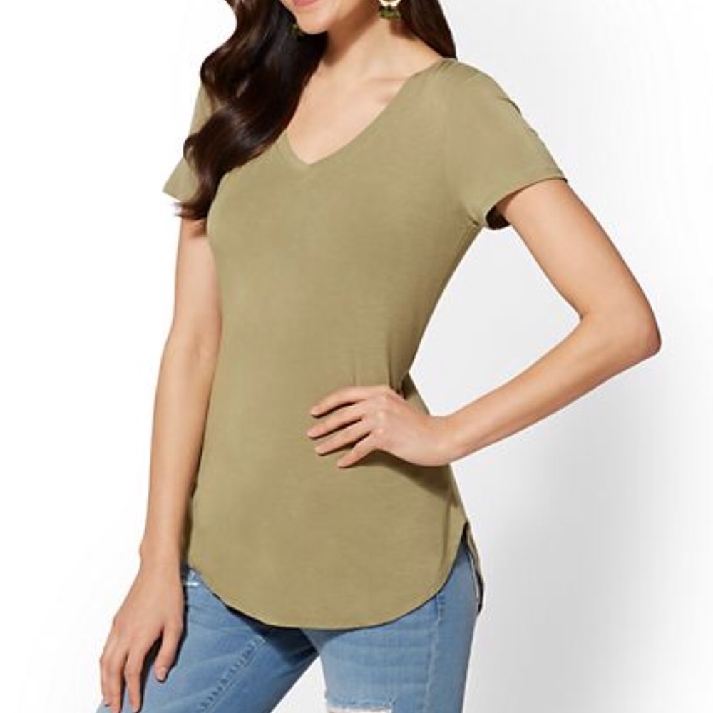Olive soft V-neck tee size XS and large - Picture 1 of 4